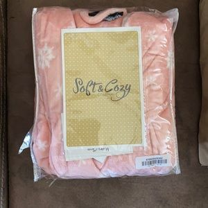 Pink snowflake tie front plush robe